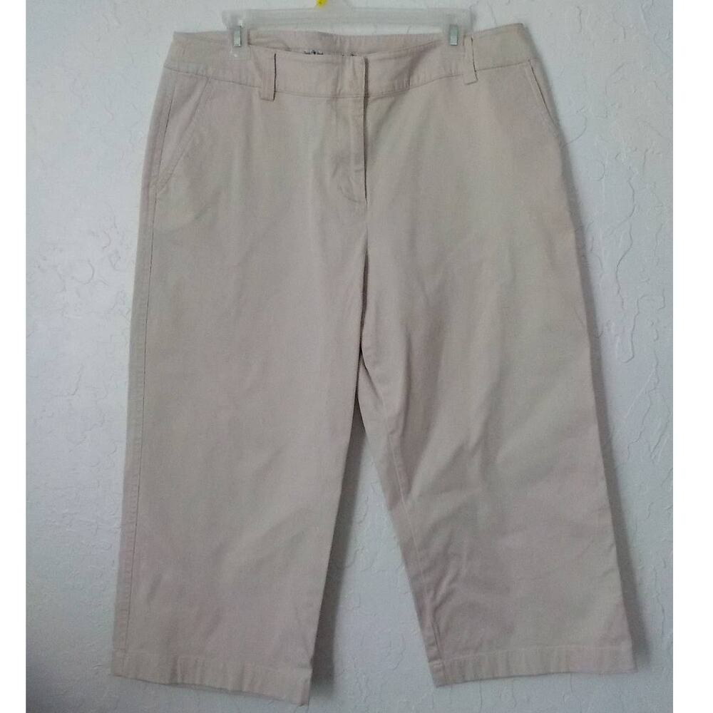 Duck Head Khaki Beige Capri Pants Women 16 / XL Flat Front Pocket Long Shorts